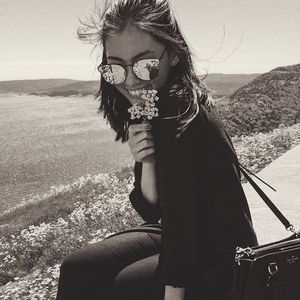 Meet your Posher, Nezerene